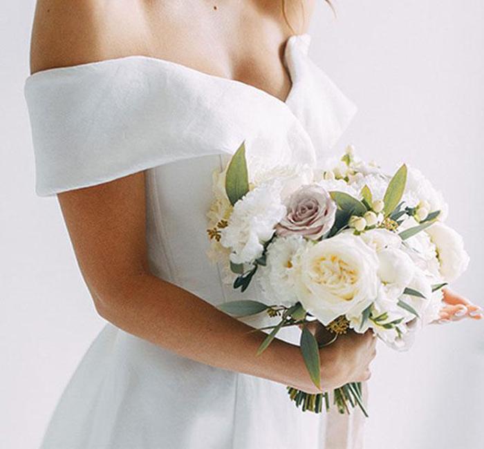 🌺 Transform Any Celebration with DIY Bulk Blooms from BunchesDirect.com